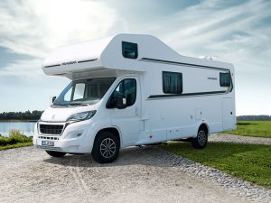 Weinsberg CARAHOME 600 DKG, familj hyrhusbil hos RA Motor