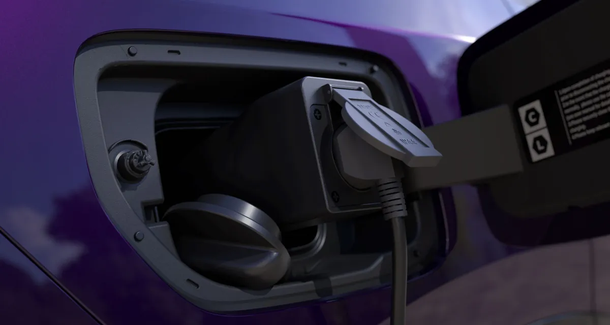 V2L-adapter som ger extern ström från Mazda CX-6e