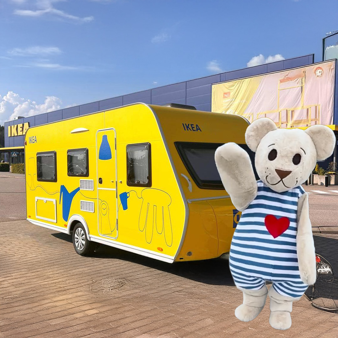 RA Dagen - IKEA Uppsala Husvagn och maskoten Fabler Björn