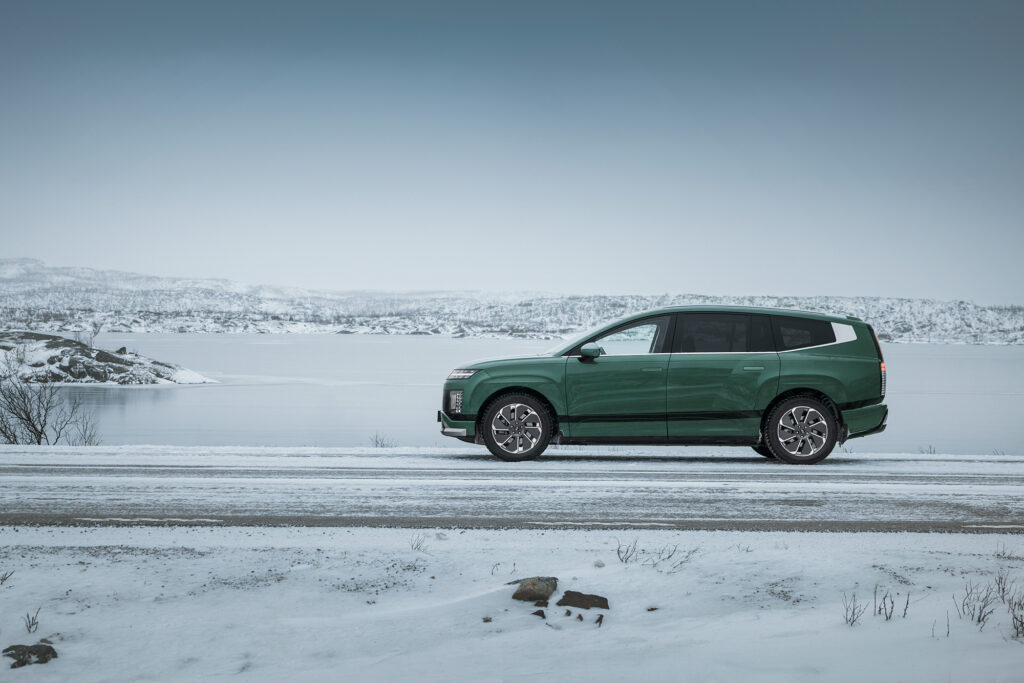 Hyundai IONIQ 9 i snö